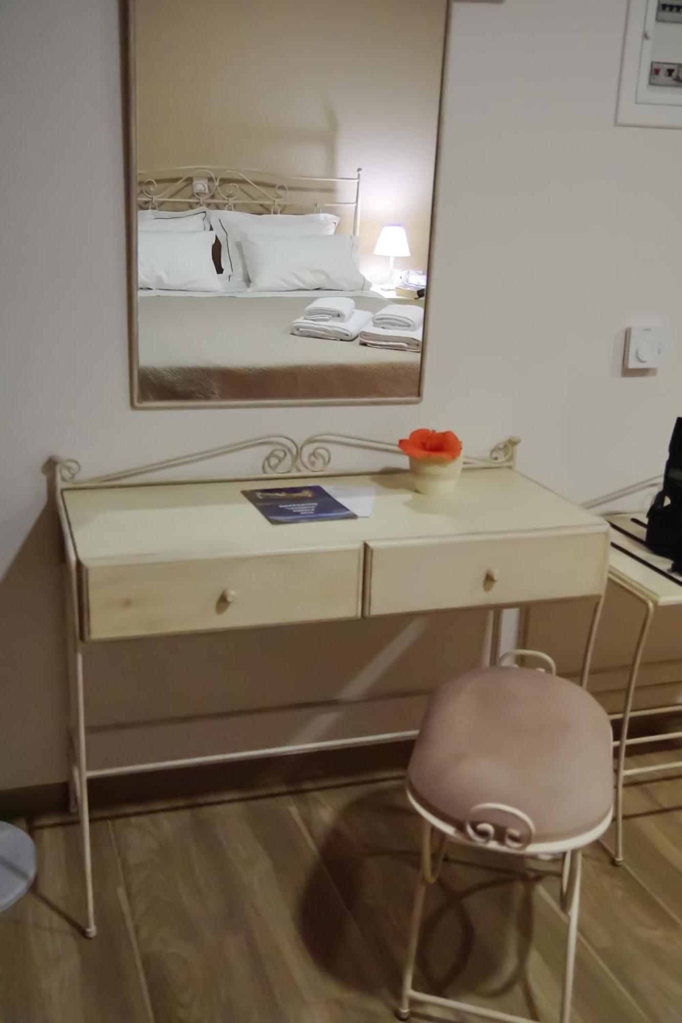 Treanto Nafpaktos Boutique Hotel Room photo