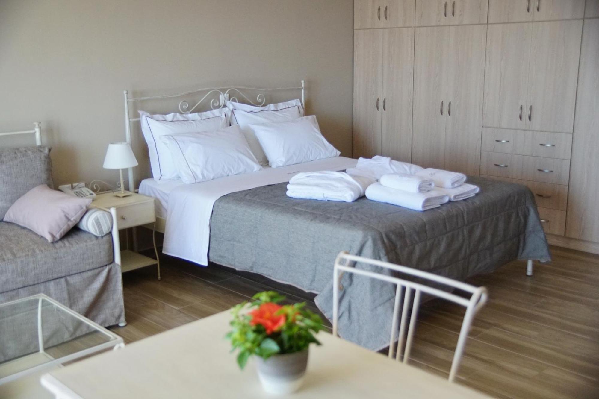 Treanto Nafpaktos Boutique Hotel Room photo